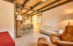 Rote Wohnung - Ferienwohnung (Goldenes-Häusle)